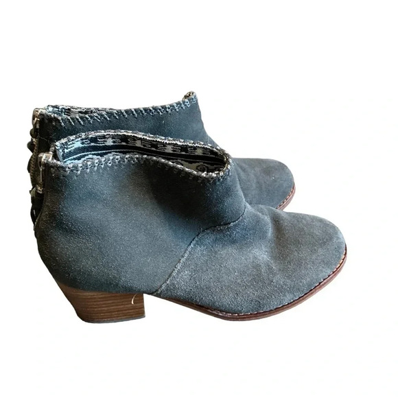 Toms Boots Womens size 6 Ankle Suede Grey Booties Tassels Zippered Shoes Boho - Picture 1 of 5